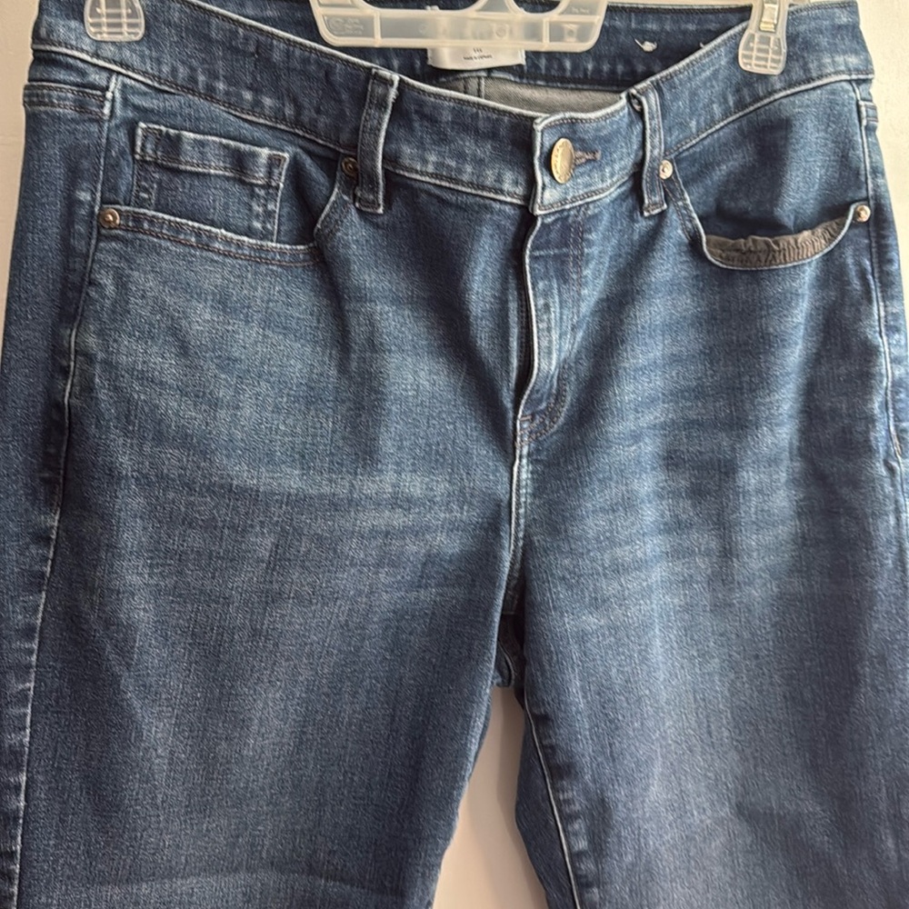 Lane Bryant 14s mid rise signature fit straight jeans